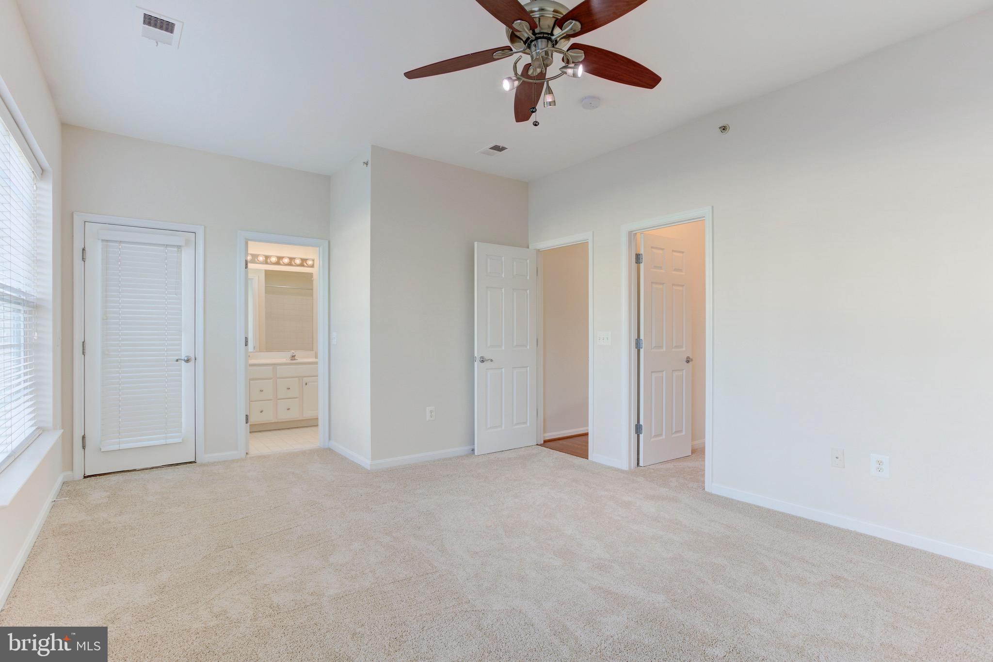 THE COMMONS ON WILLIAM SQUARE - Residential