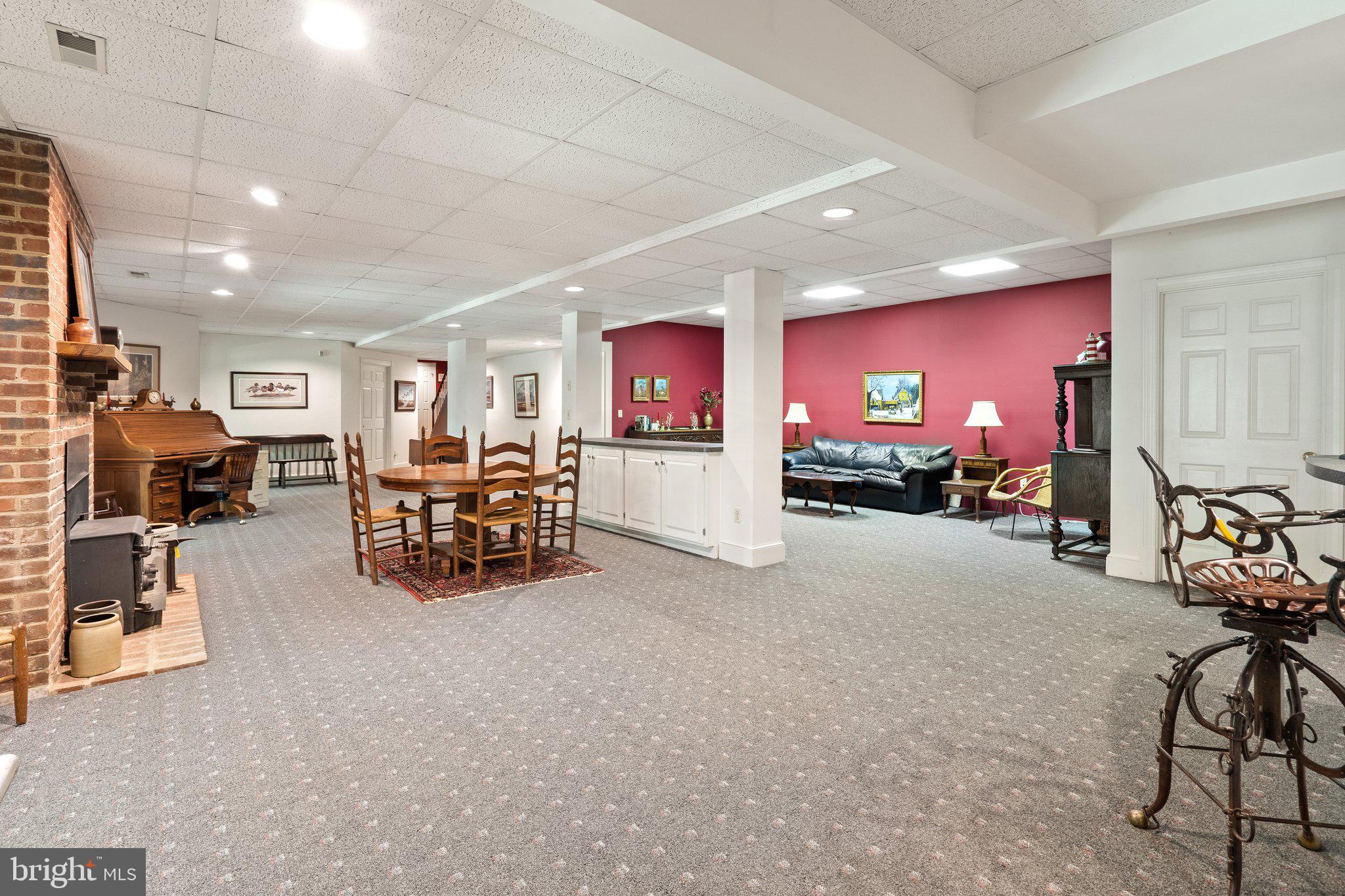 RILLHURST ESTATES - Residential