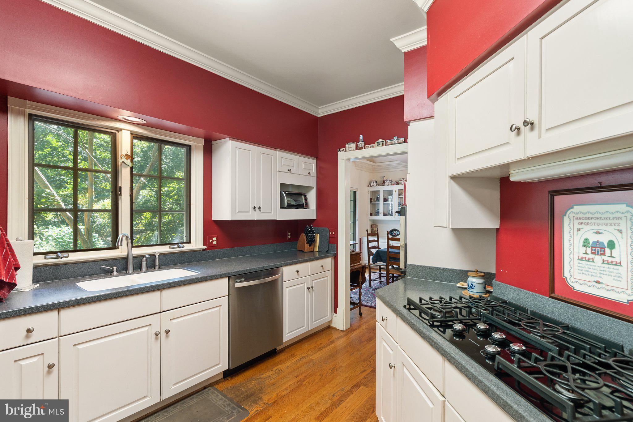 RILLHURST ESTATES - Residential