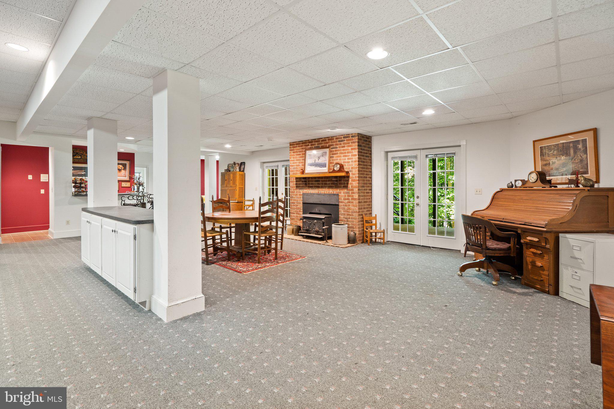 RILLHURST ESTATES - Residential