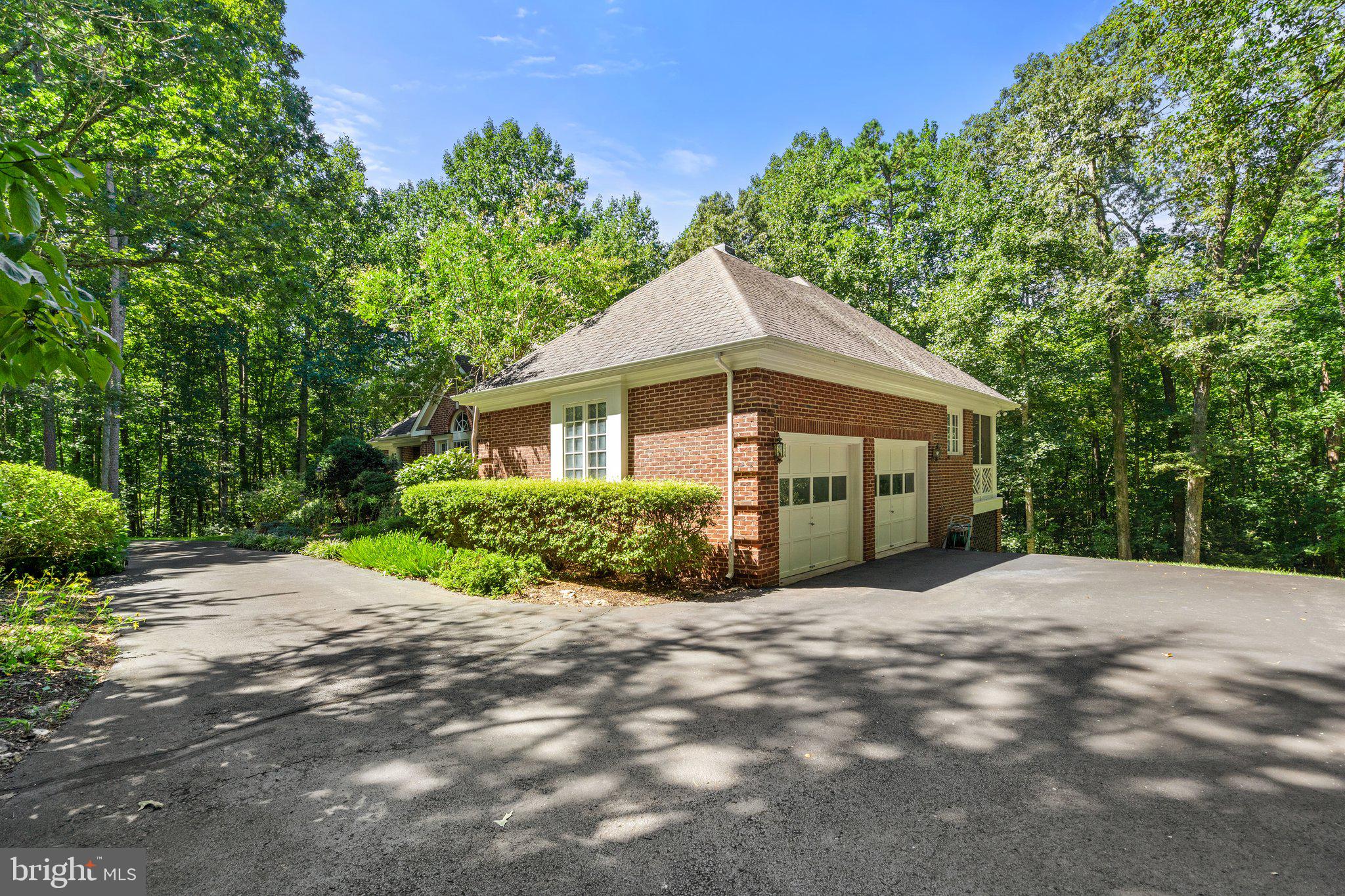 RILLHURST ESTATES - Residential