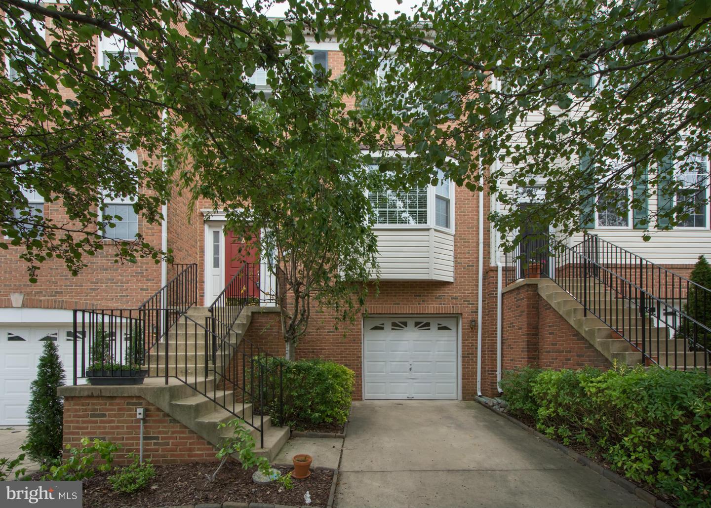 FARMWELL HUNT - Residential