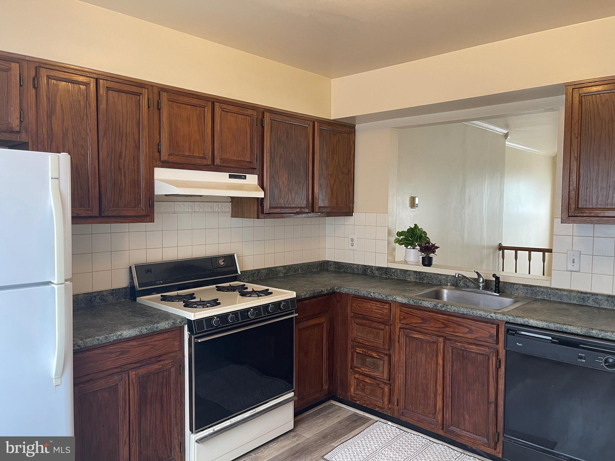 OAK SPRINGS - Residential