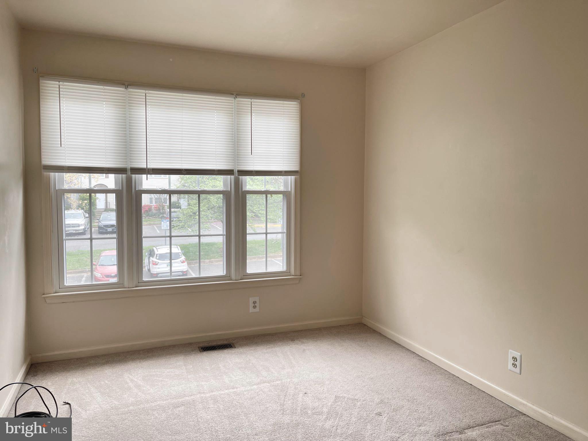 OAK SPRINGS - Residential