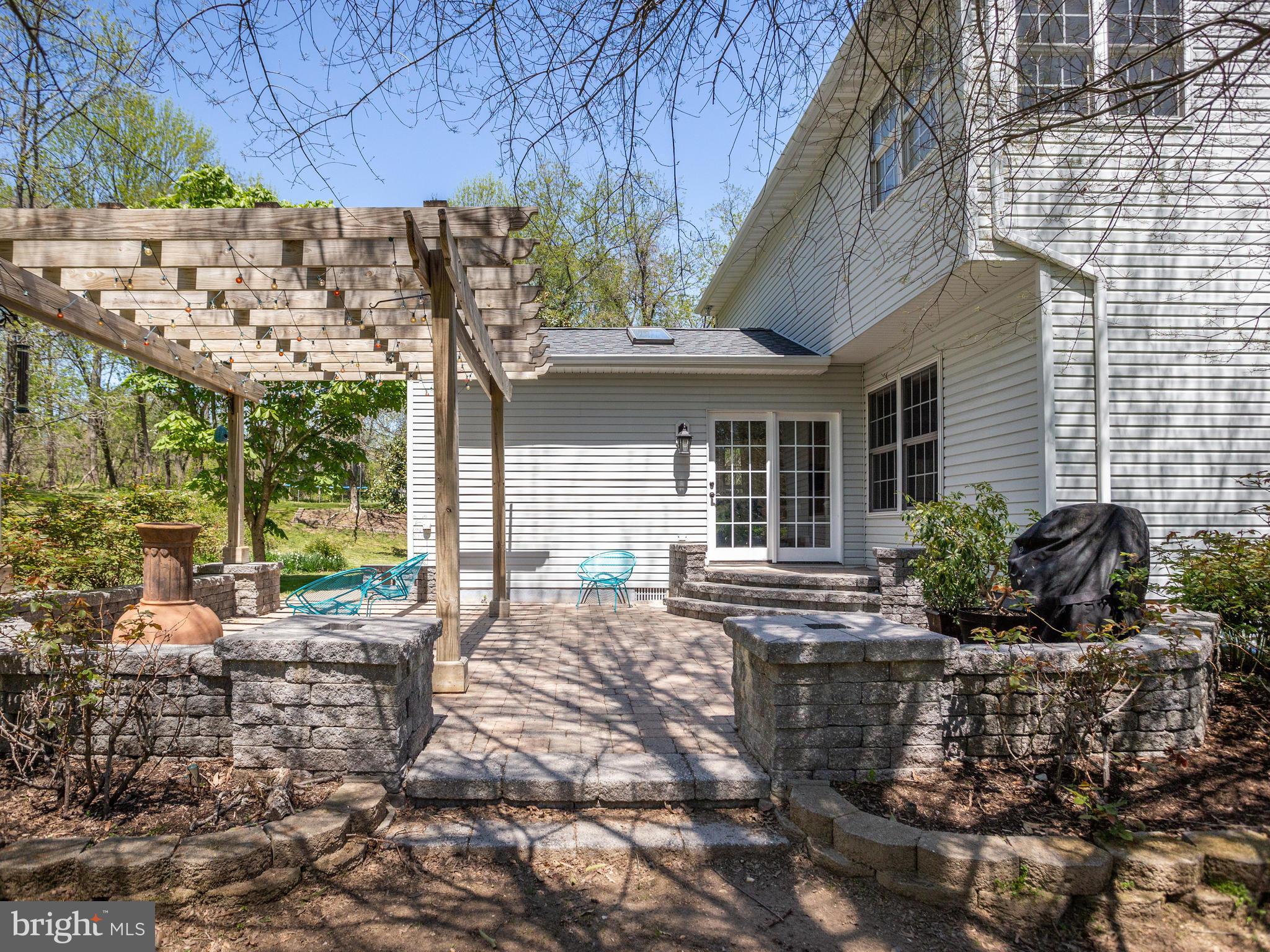 TALL OAKS - Residential