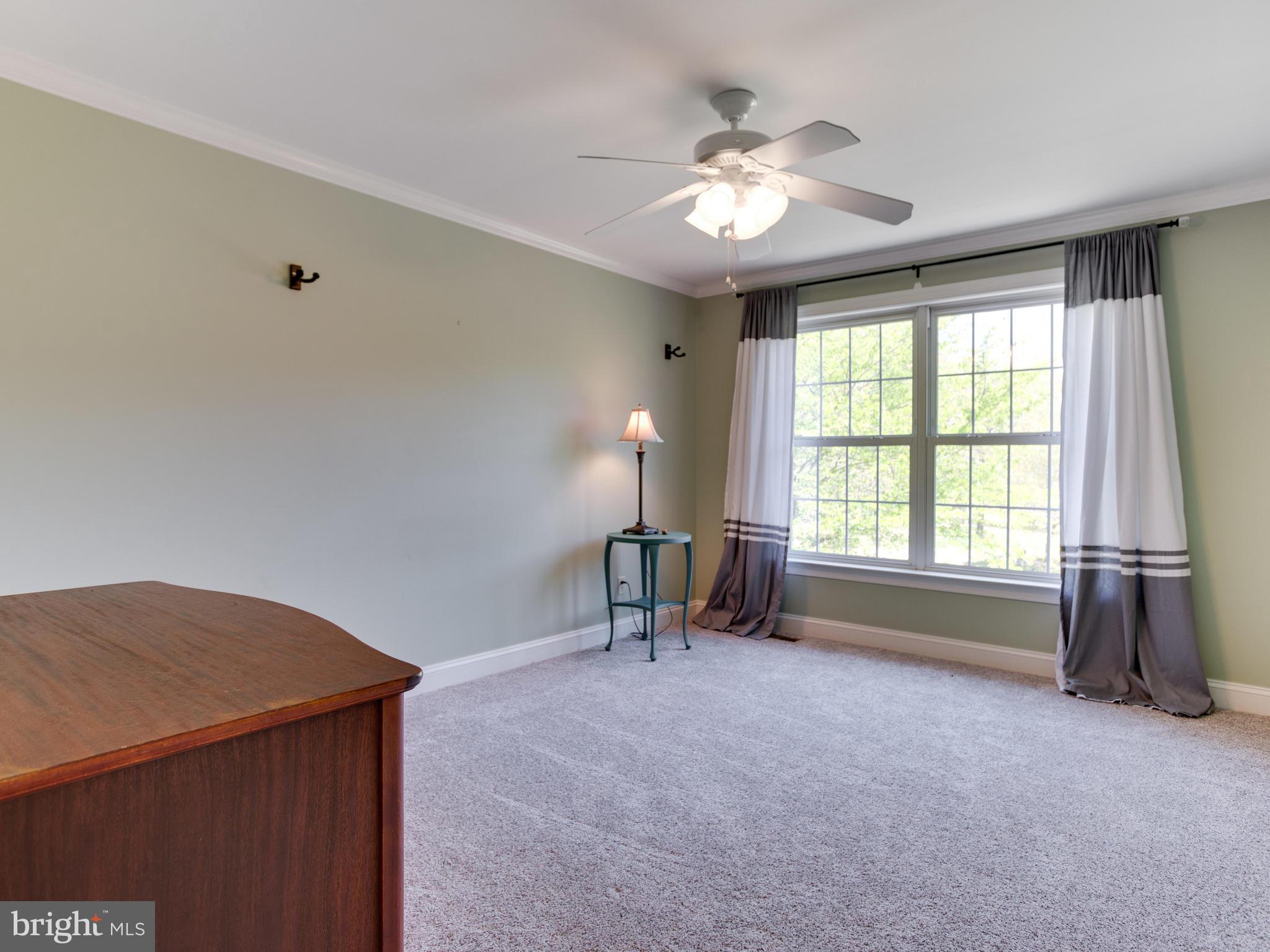 TALL OAKS - Residential