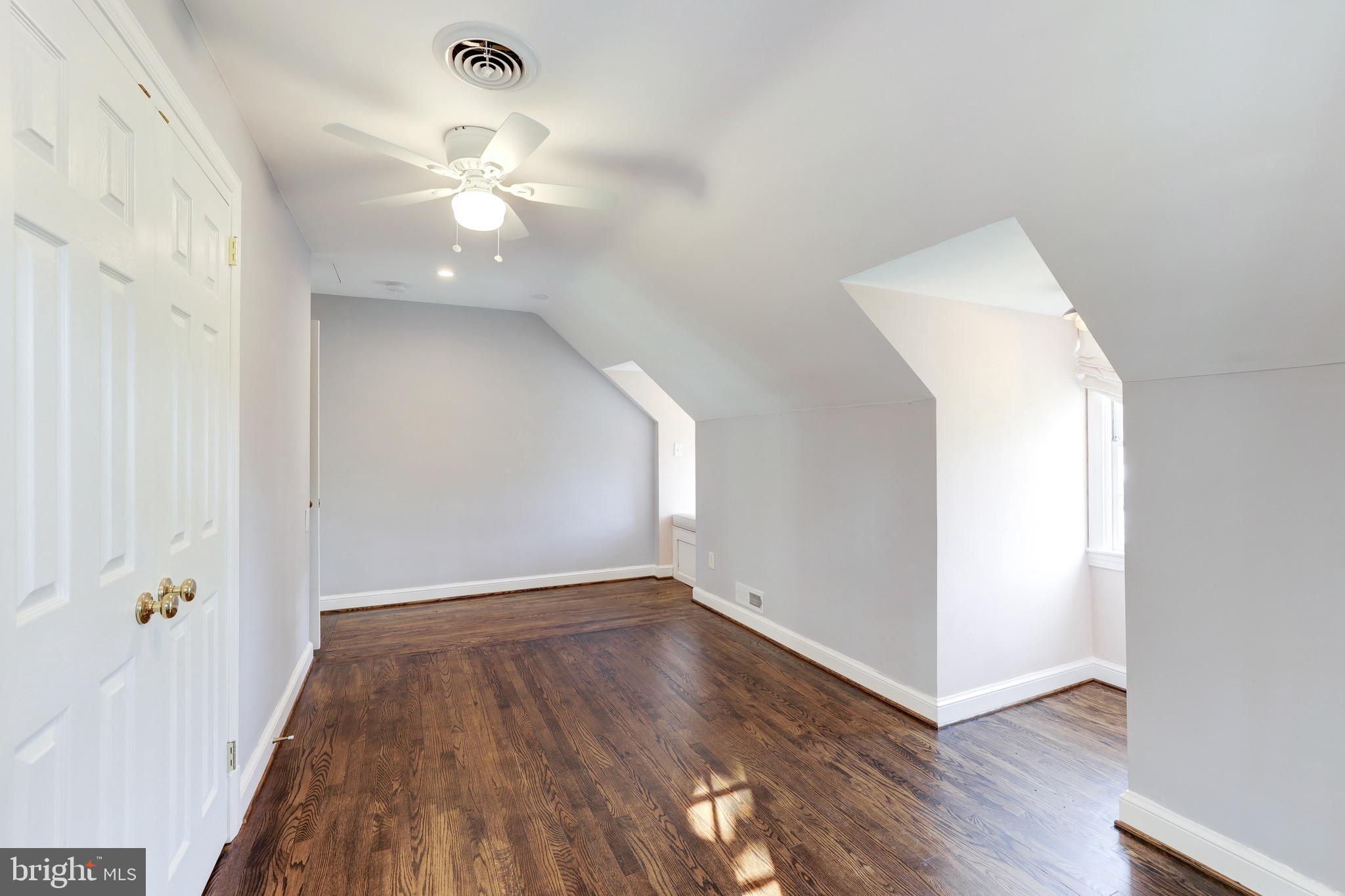 HILLWOOD - Residential