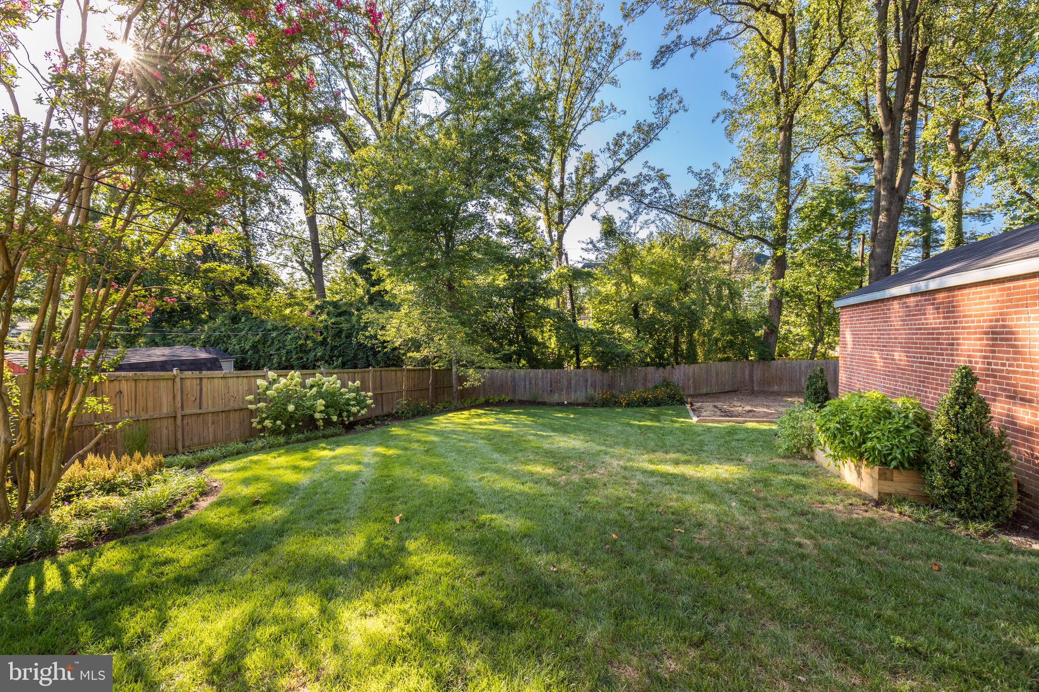 HILLWOOD - Residential