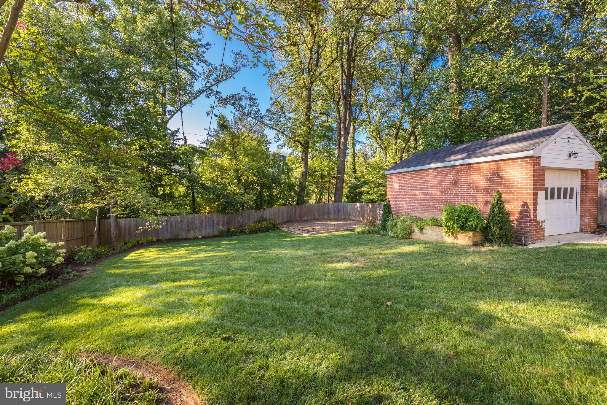 HILLWOOD - Residential