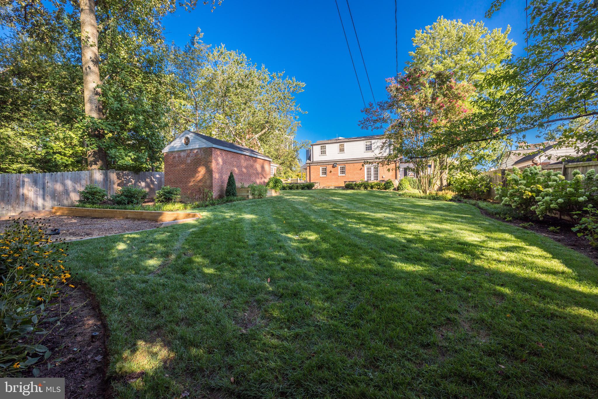 HILLWOOD - Residential