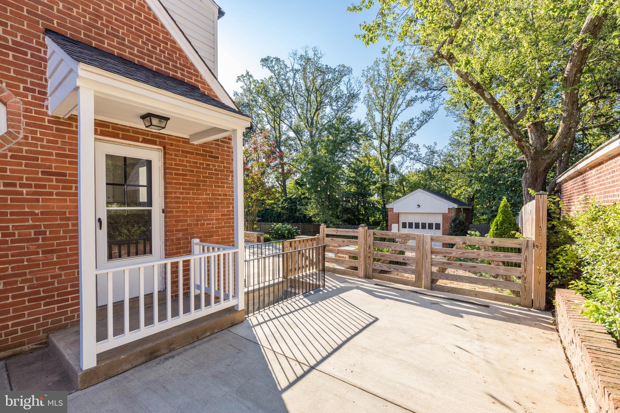 HILLWOOD - Residential