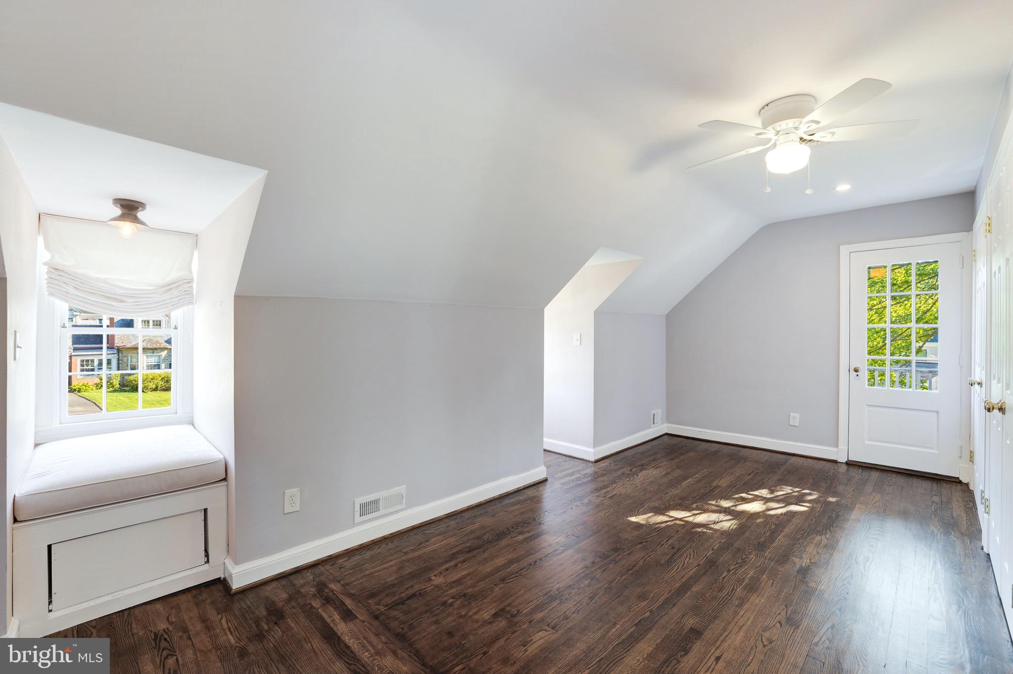 HILLWOOD - Residential