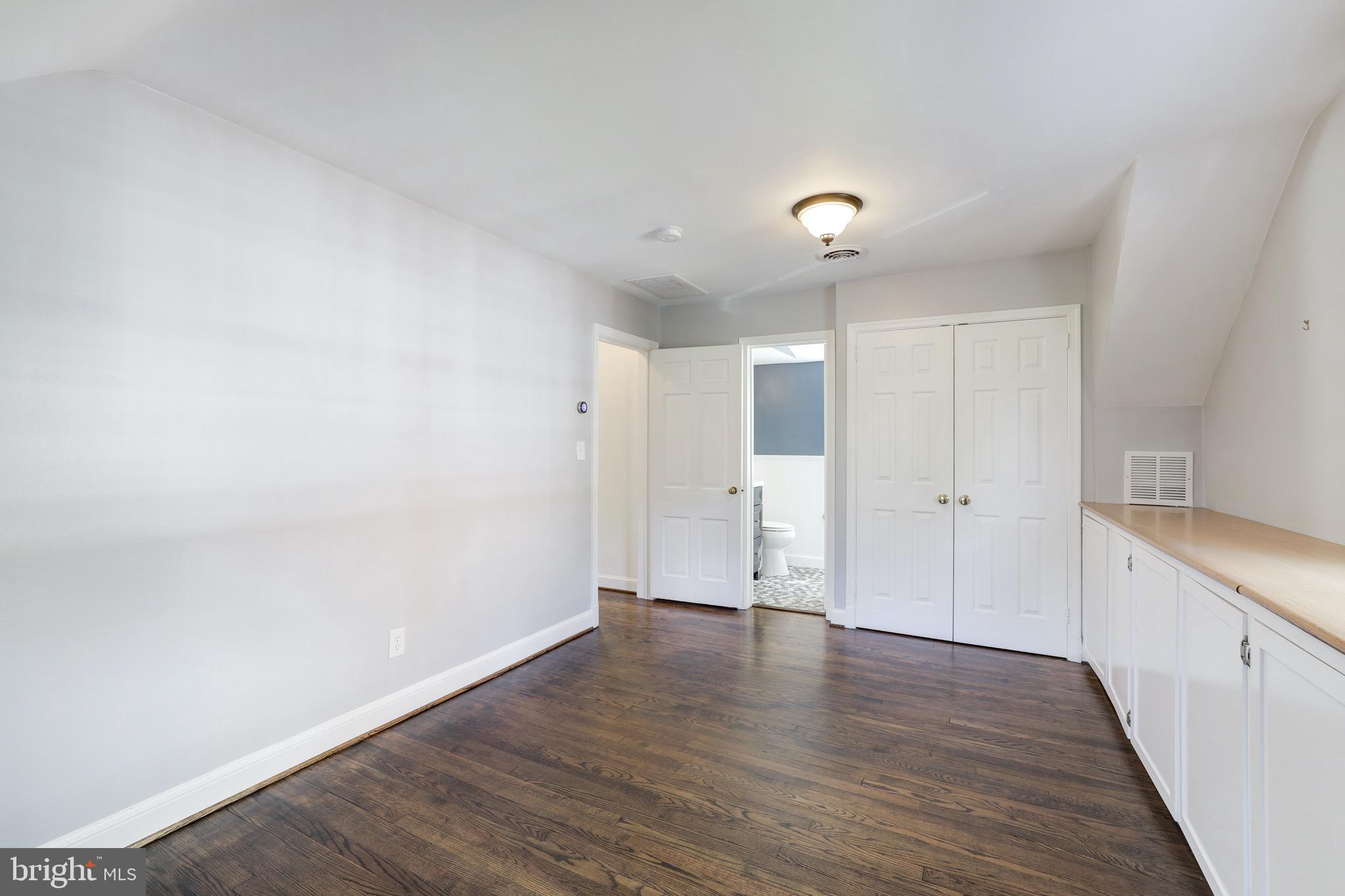 HILLWOOD - Residential