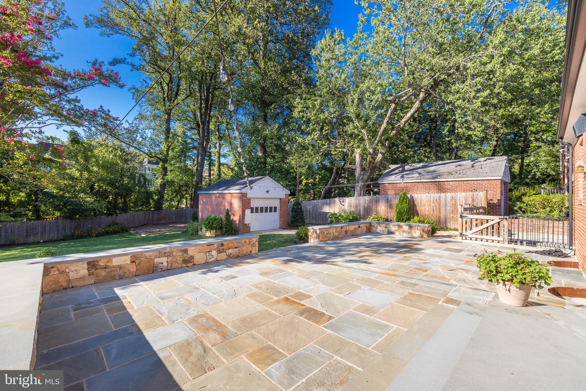 HILLWOOD - Residential