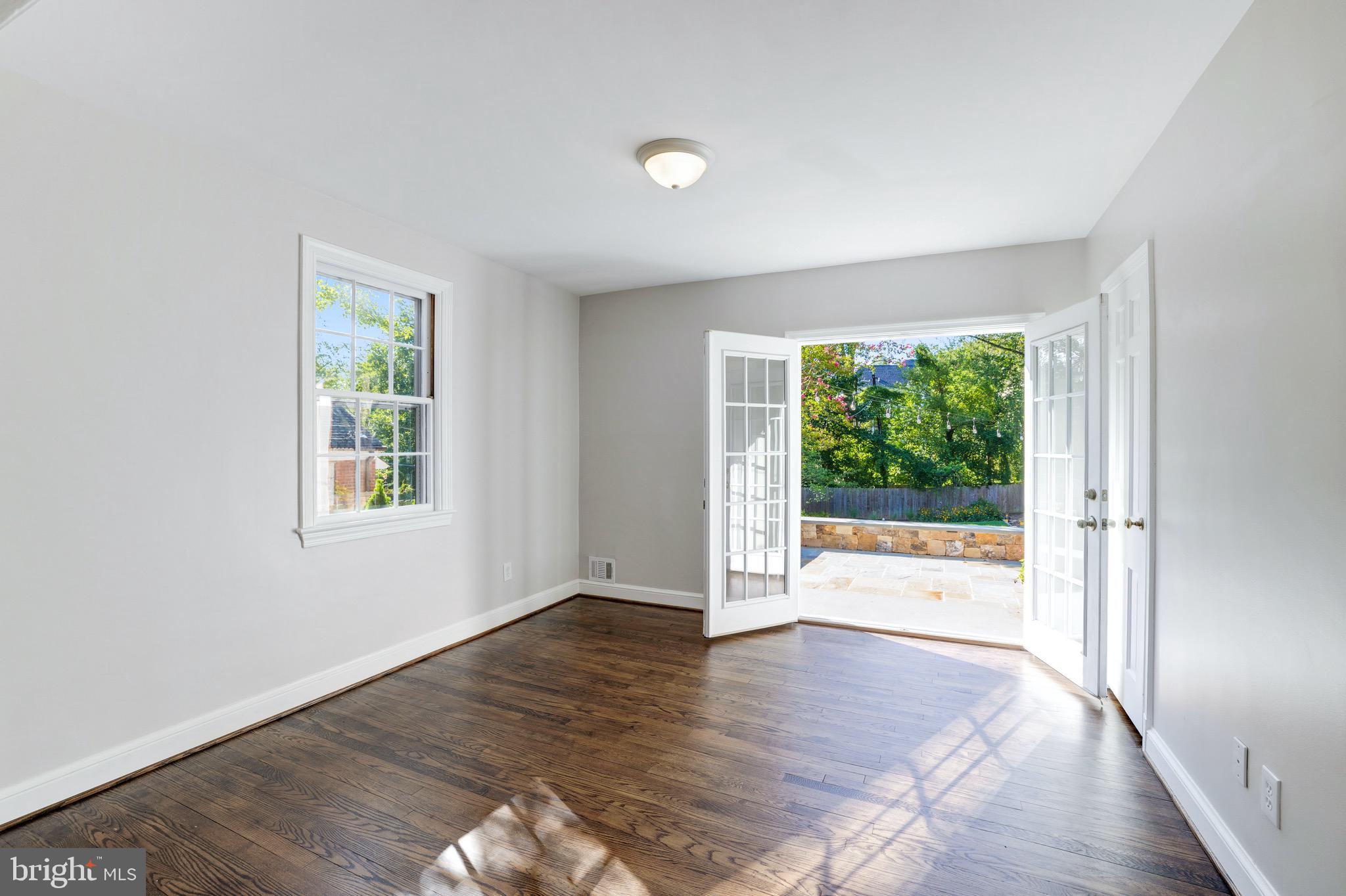 HILLWOOD - Residential