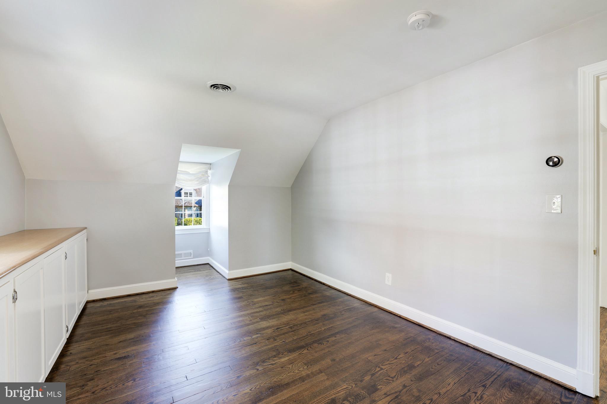 HILLWOOD - Residential