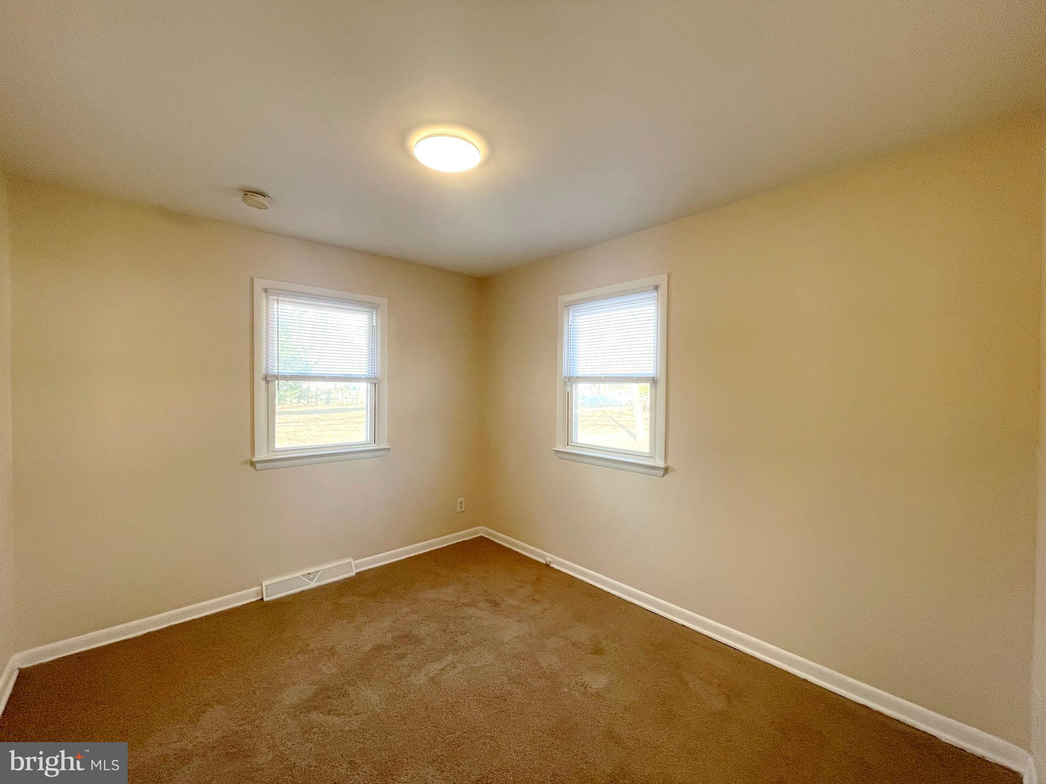 KING KENNEDY ESTATES - Residential Lease