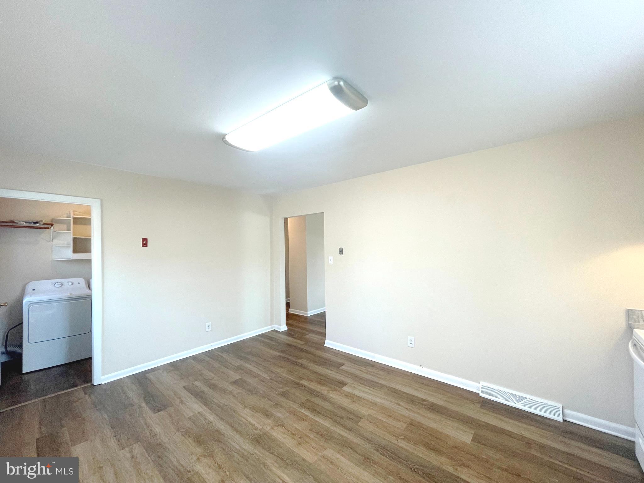 KING KENNEDY ESTATES - Residential Lease