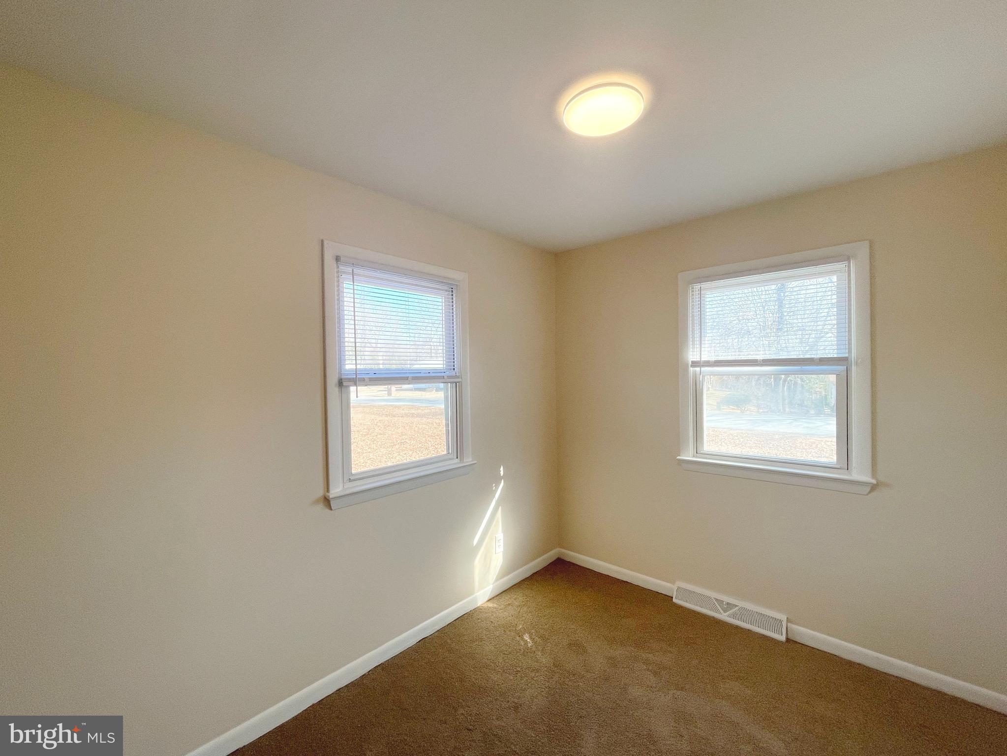 KING KENNEDY ESTATES - Residential Lease