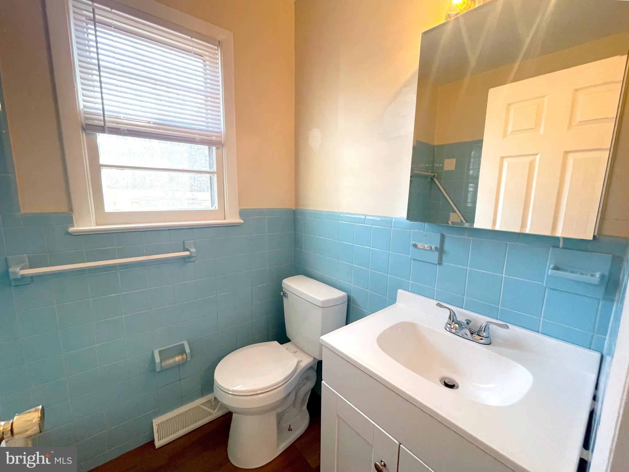 KING KENNEDY ESTATES - Residential Lease