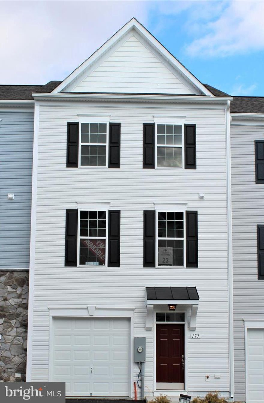 FINAL BRAND NEW HOMES AVAILABLE IN COMMUNITY! GET CLOSING COSTS & 100% FINANCING NOW! Dan Ryan Builders Riverside Villages Yorktown II. Finished on all 3 levels,  Awesome Kitchen Island with Stainless Appliances, Granite Countertops, Cabinet Crown Molding, & Upgraded 42"Cabinets, Dual Vanity, Walkout rec fun zone. 2x6 construction energy savings. Just off I81 minutes from MD!