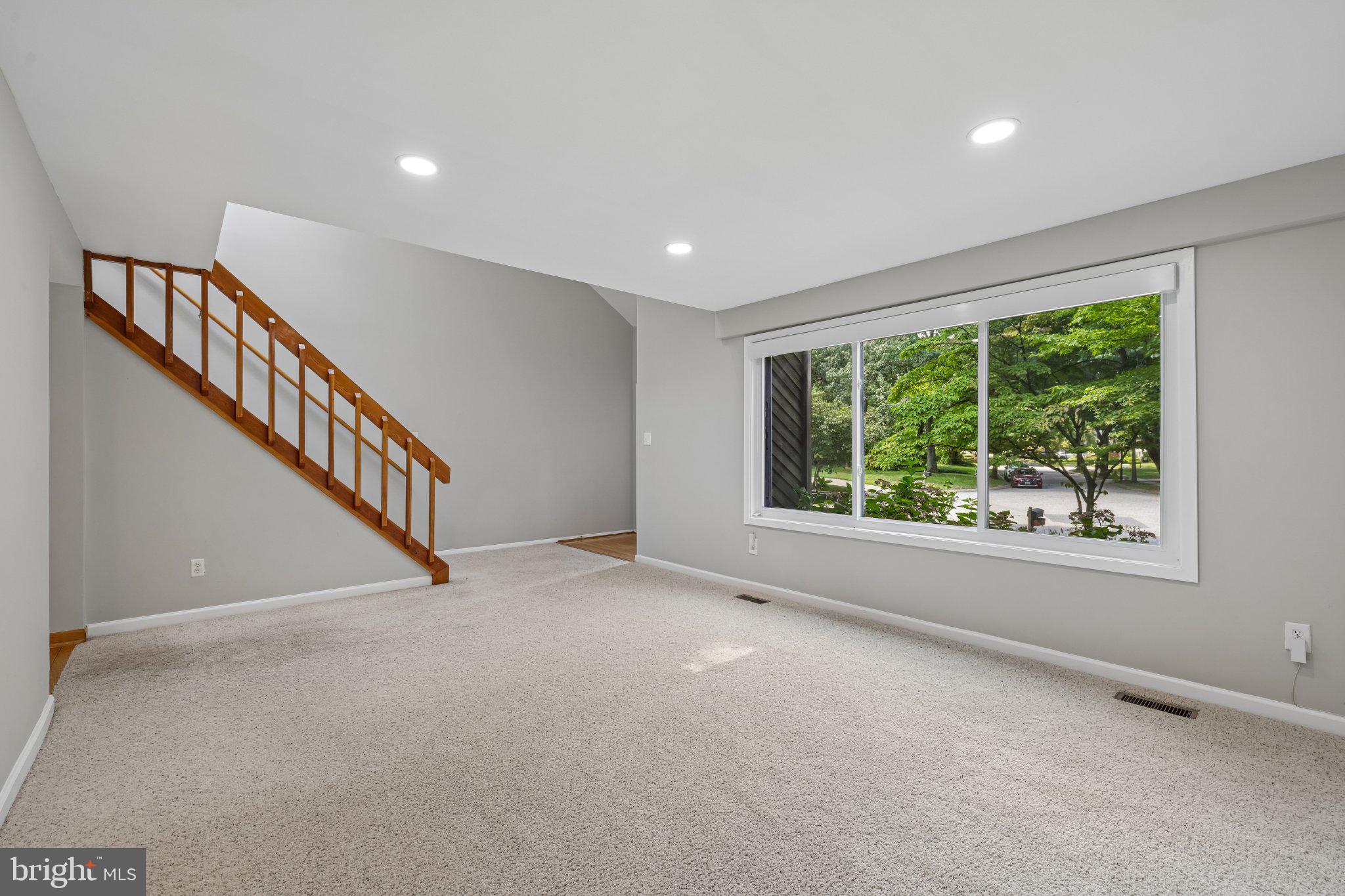 285 MICHENER COURT E