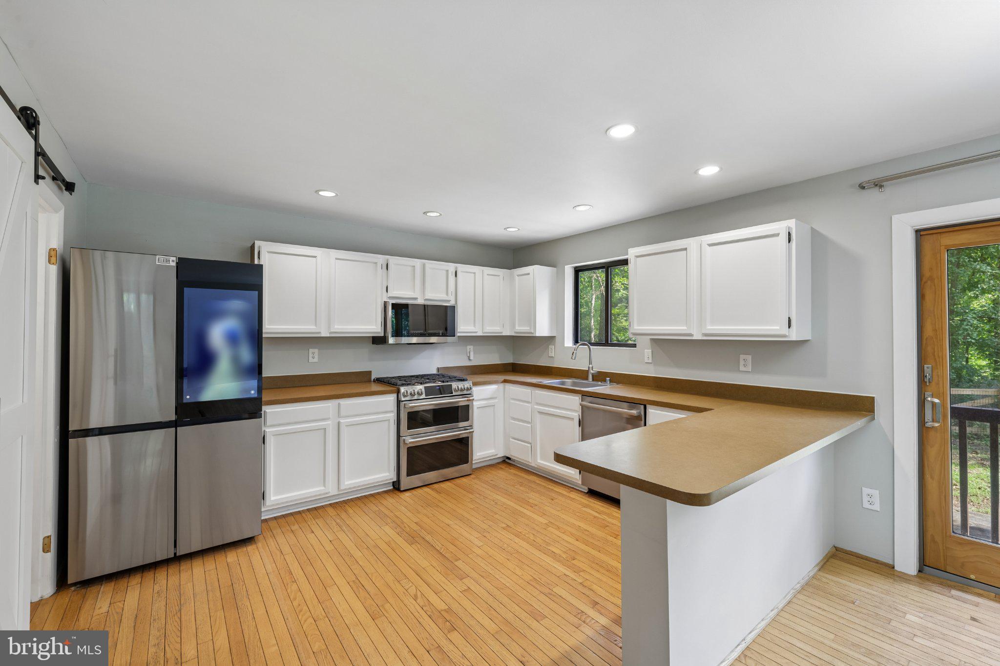 285 MICHENER COURT E