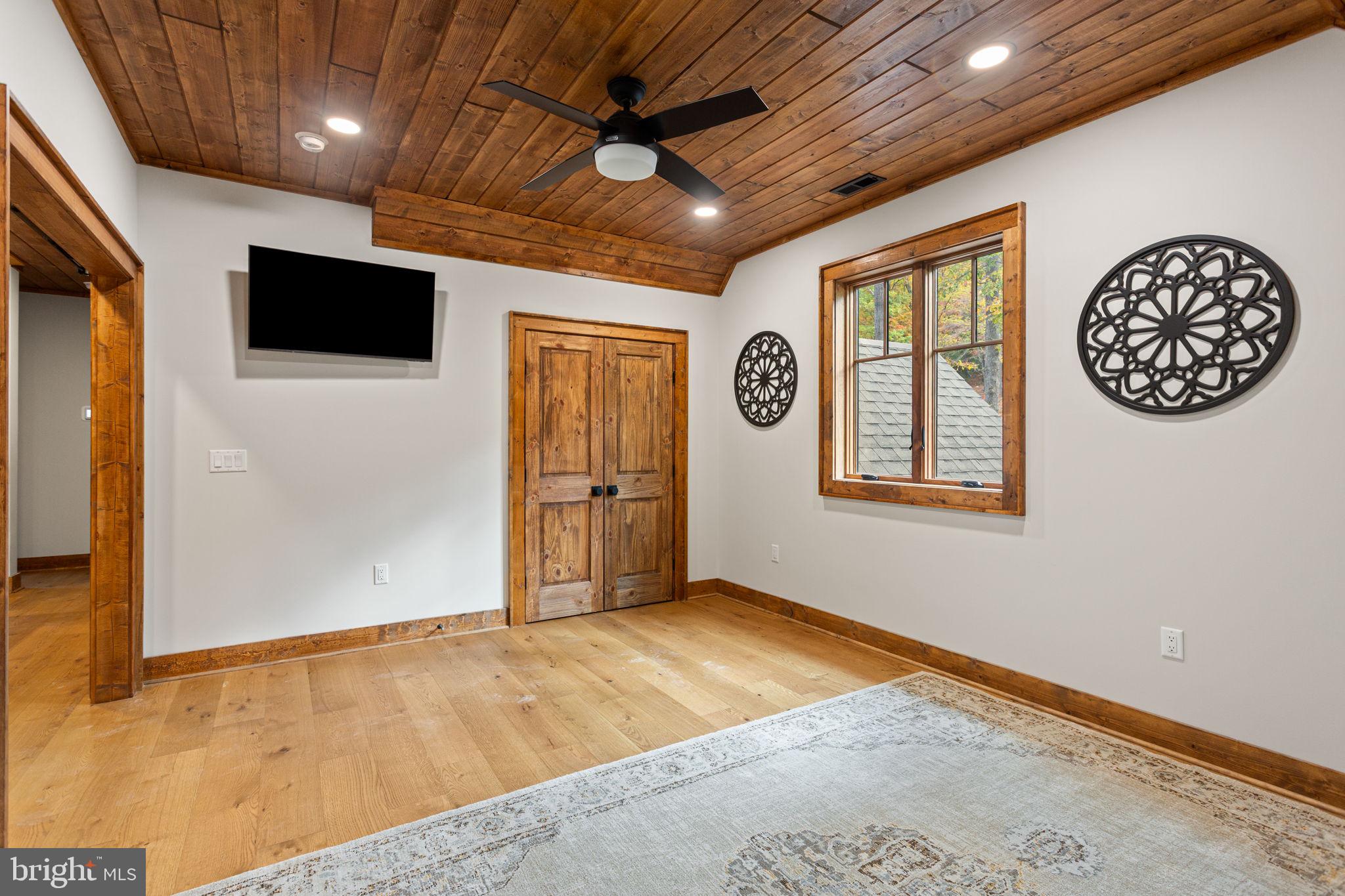 FISHER MOUNTAIN GOLF CLUB & RESORT - Residential