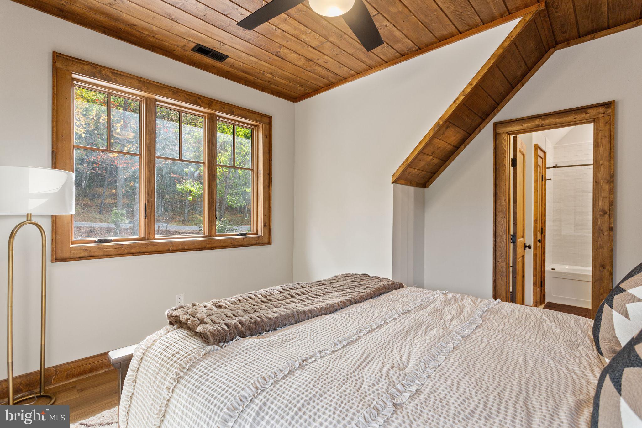 FISHER MOUNTAIN GOLF CLUB & RESORT - Residential