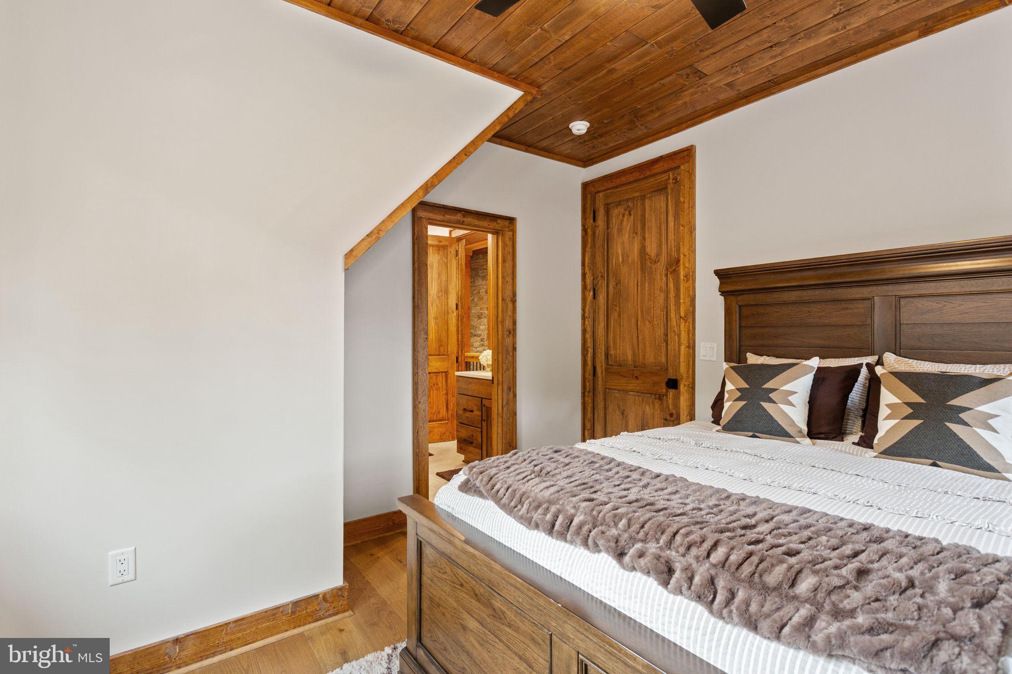 FISHER MOUNTAIN GOLF CLUB & RESORT - Residential