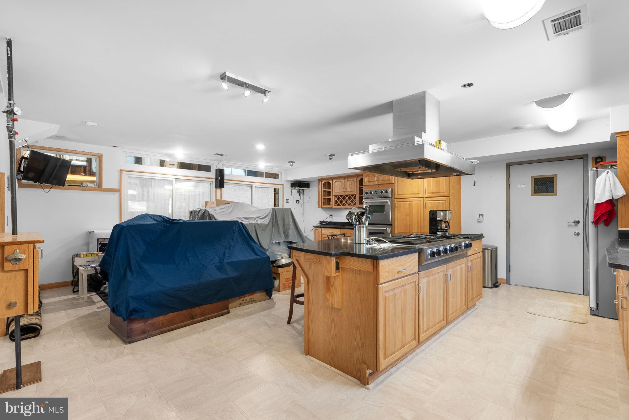 FORT WASHINGTON - Residential