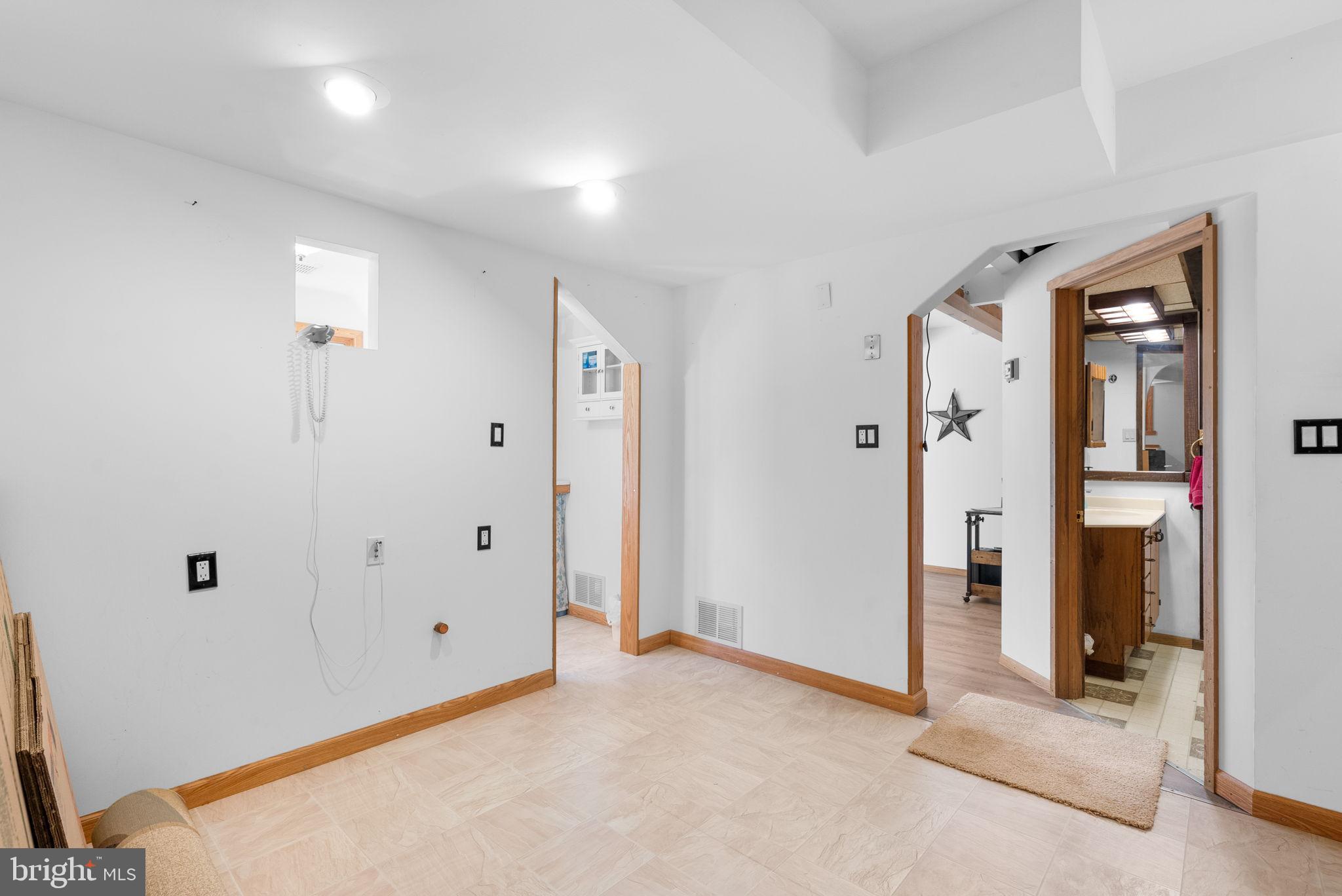 FORT WASHINGTON - Residential