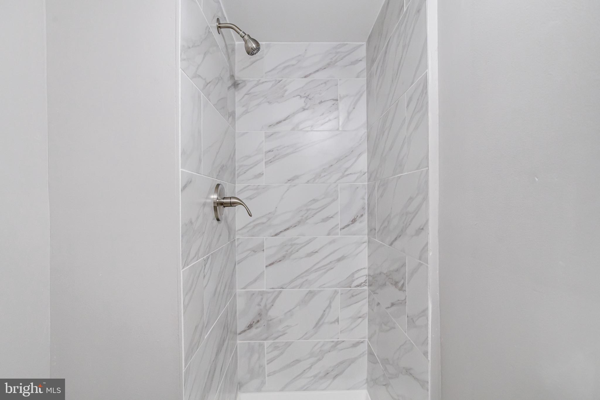 CHARLESMONT - Residential