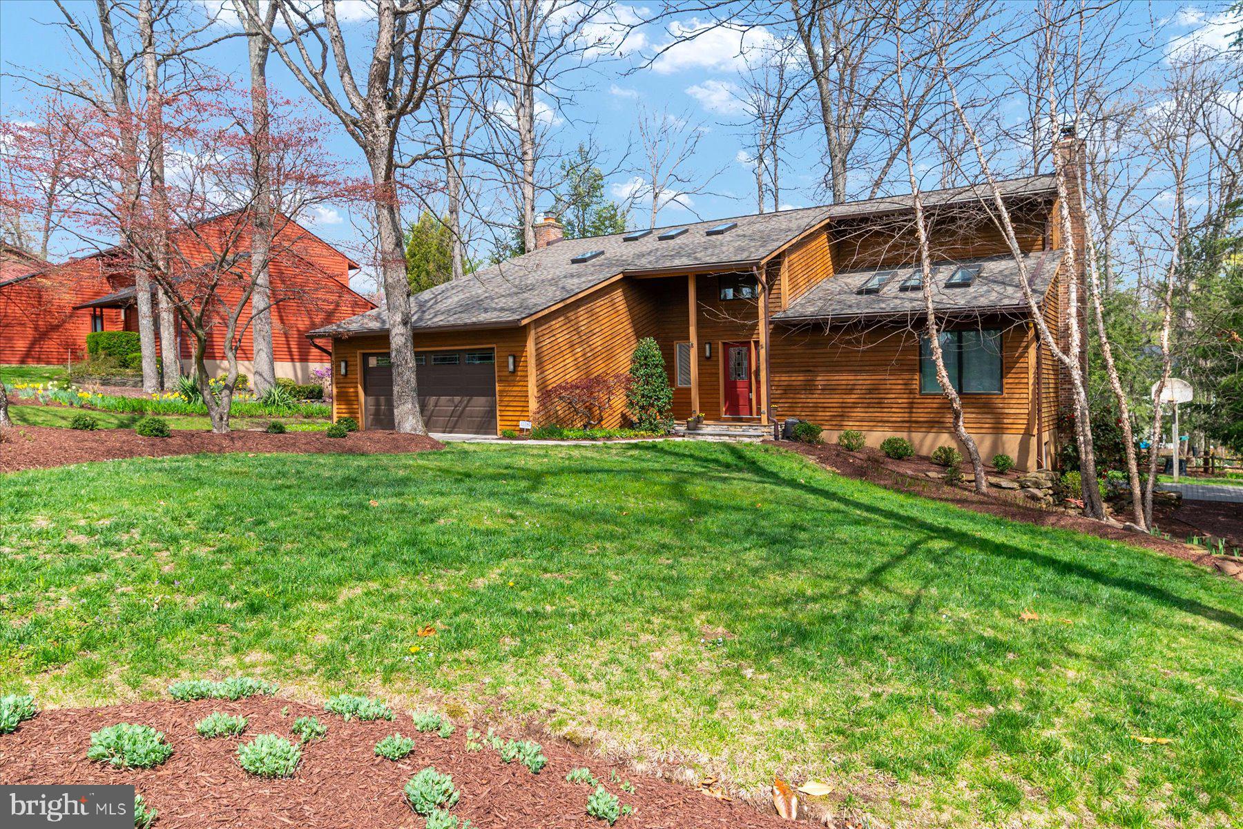 311 BRAEBURN GLEN COURT