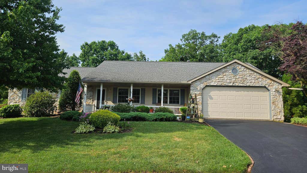 Photo of 225 Country Drive, DENVER, PA 17517 (MLS # PALA2091570)