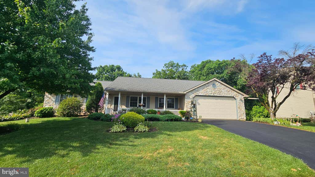 Photo of 225 Country Drive, DENVER, PA 17517 (MLS # PALA2091570)