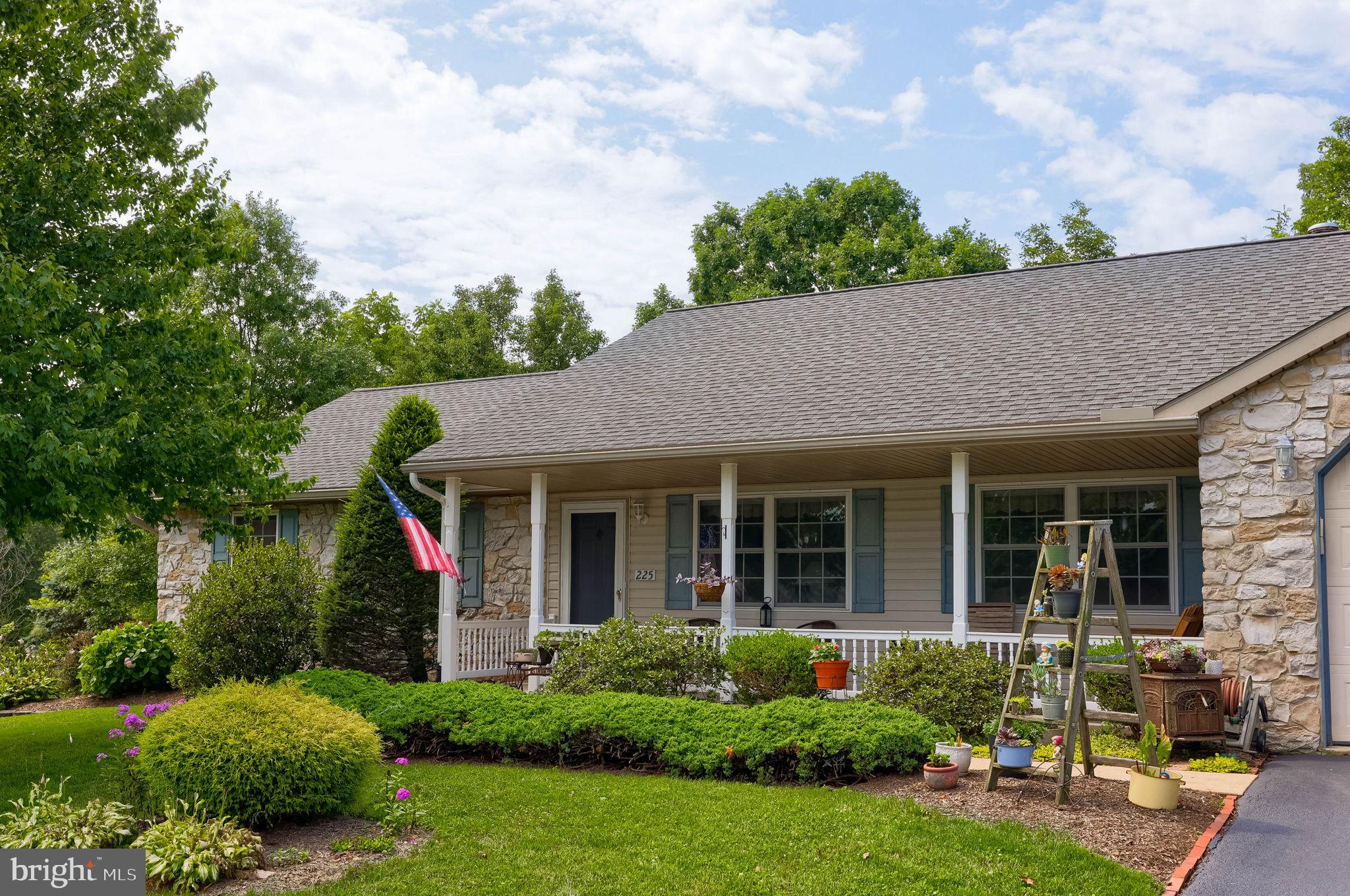 225 COUNTRY DRIVE