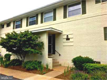 Photo 1 of 18 — 5319 POOKS HILL ROAD 1, BETHESDA, MD 20814