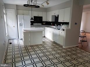 KINGSTOWNE - Residential Lease