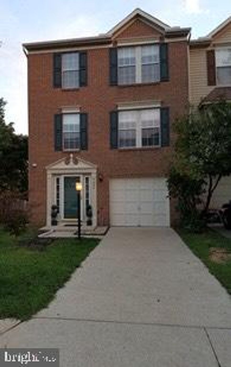 End Unit 3 Bedroom, 2.5 Bathroom Townhome with 1 car garage in Kingstowne!  Living room and dining room feature hardwood floors.  Country kitchen with center island and french doors to deck.  Master bedroom with vaulted ceilings and walk-in closet.  Master bathroom features double sinks.  Lower level rec room with gas fireplace and walk out to patio and fenced rear yeard.  Owner will consider pets case by case. New floor to be installed in kitchen.  New granite counters to be installed in kitchen.  Kingstowne amenities include multiple pools, tennis, jog and walk paths, exercise rooms, lakes and more!