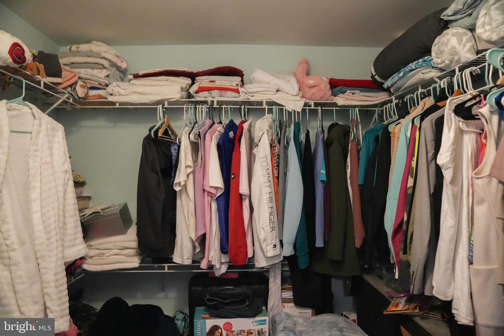 CHERRY GLEN CONDOS - Residential