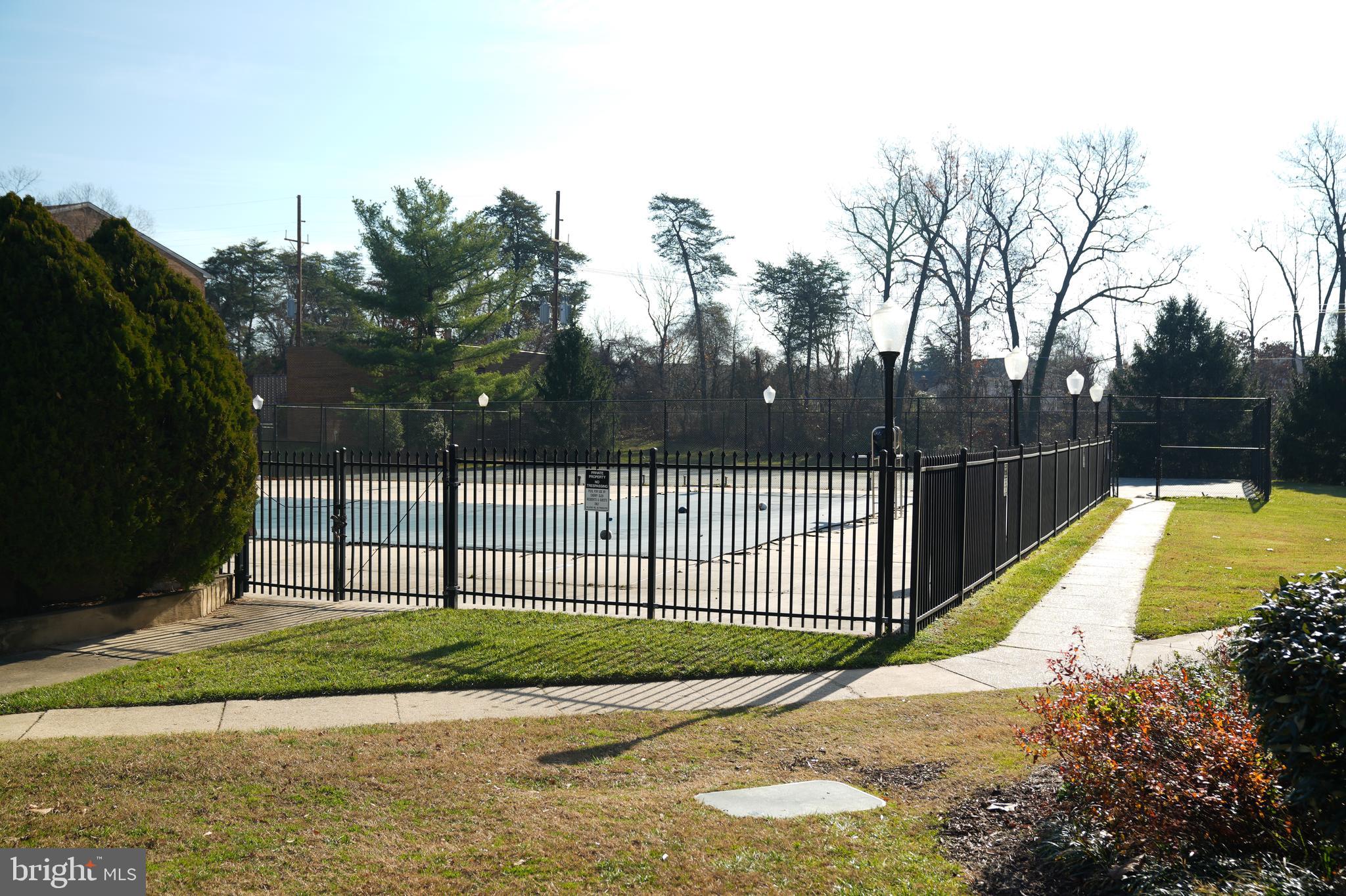 CHERRY GLEN CONDOS - Residential