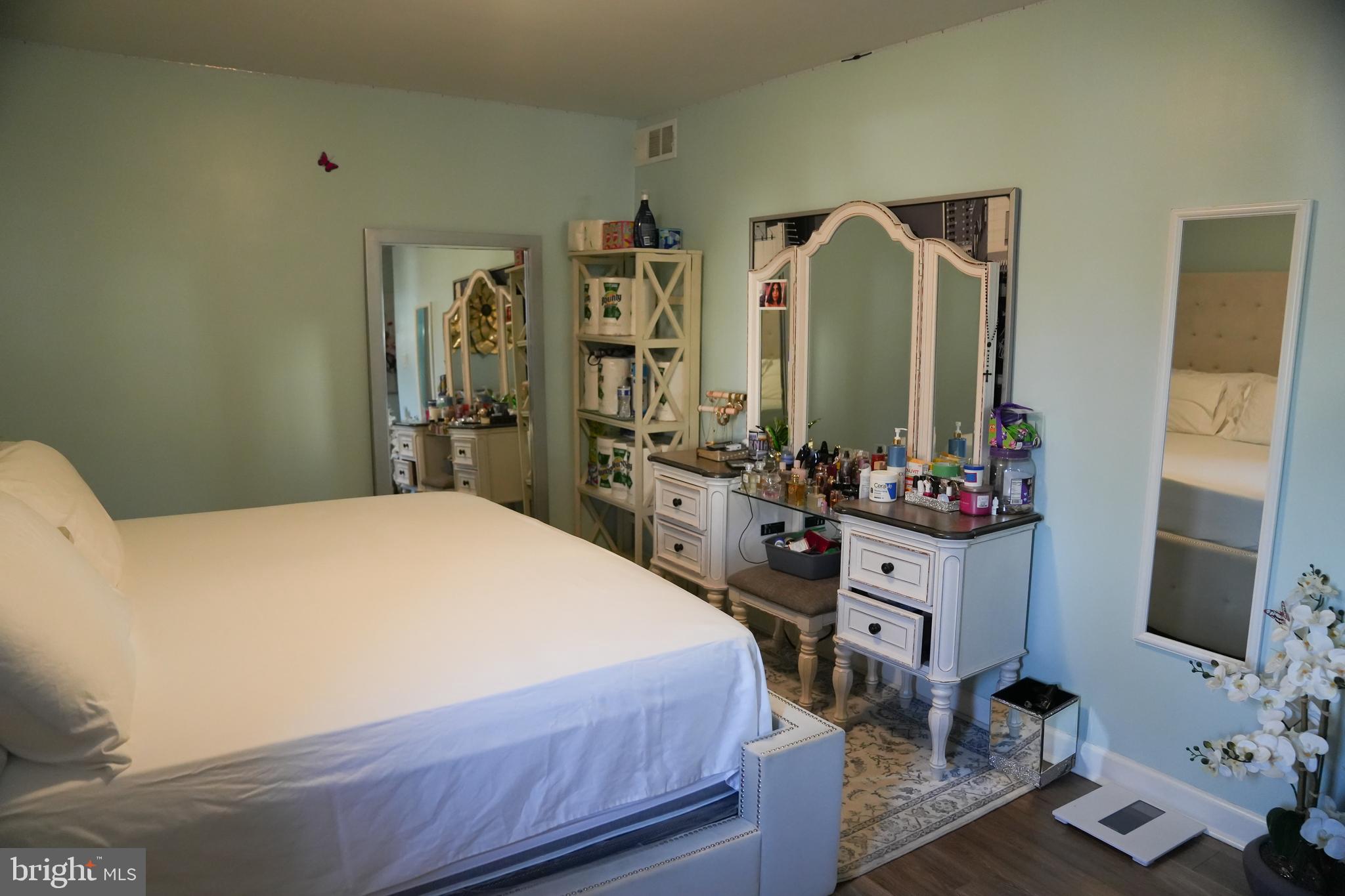 CHERRY GLEN CONDOS - Residential