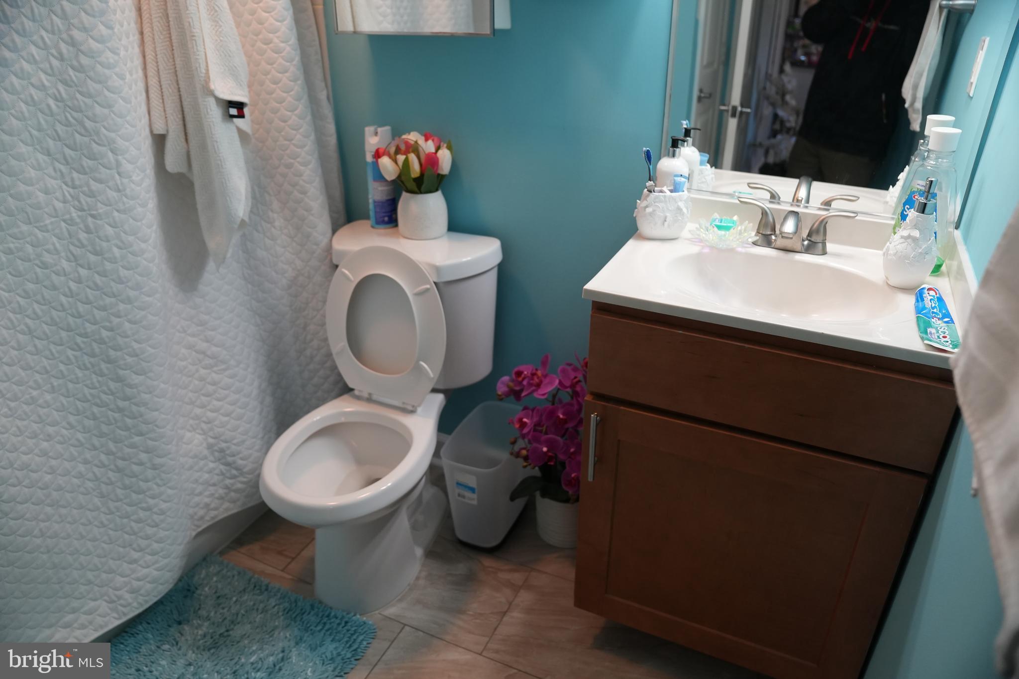 CHERRY GLEN CONDOS - Residential