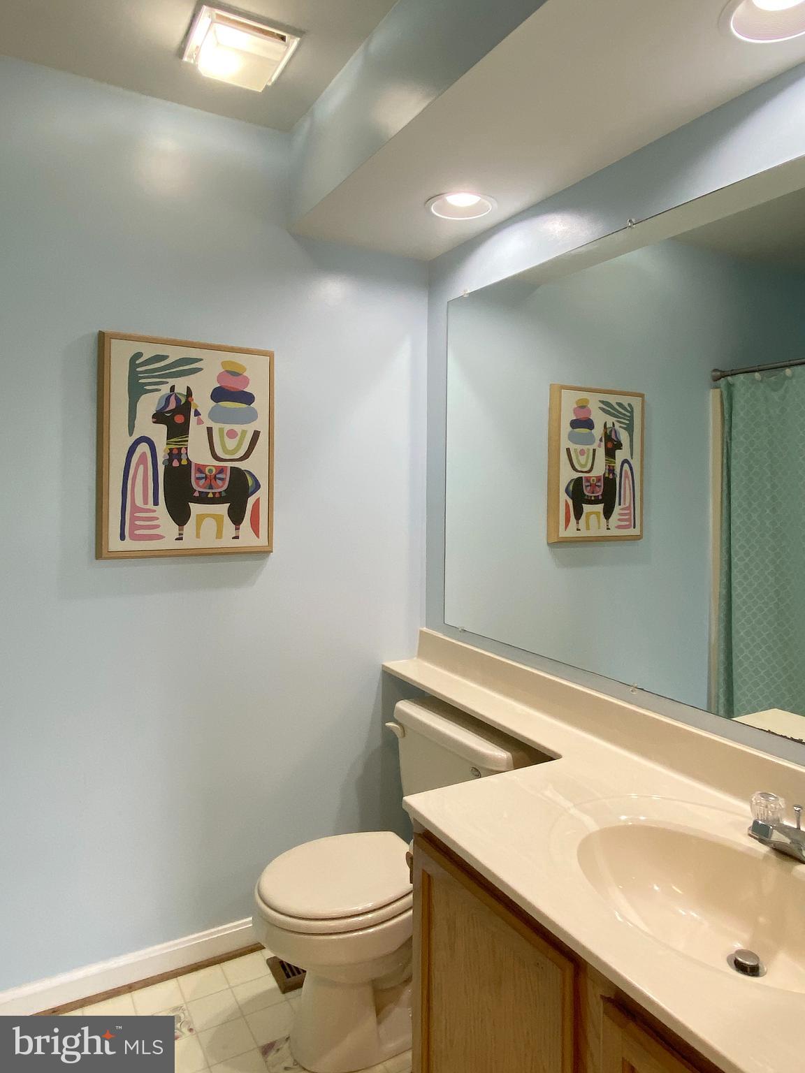 CONSTANT FRIENDSHIP - Residential