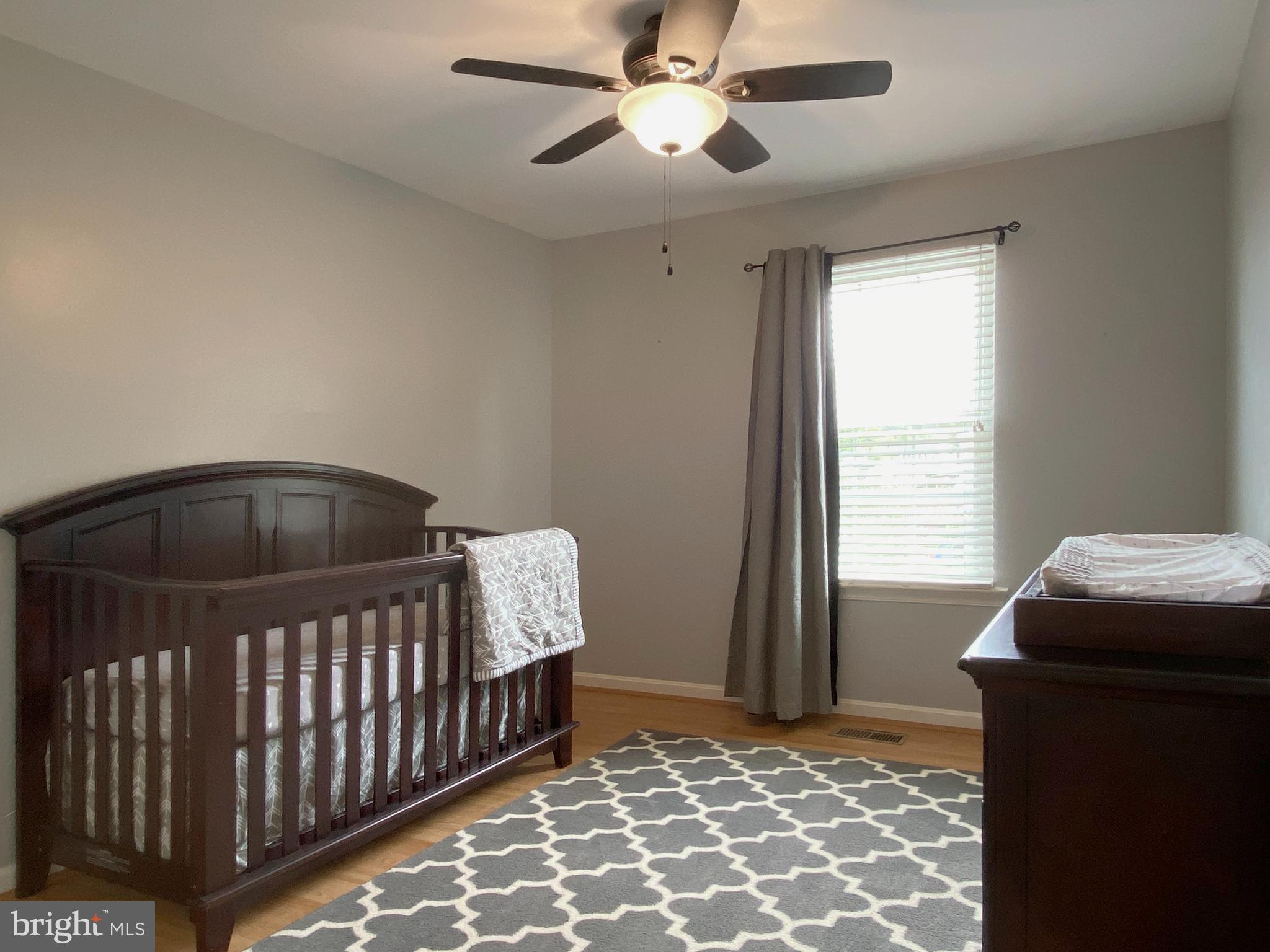 CONSTANT FRIENDSHIP - Residential