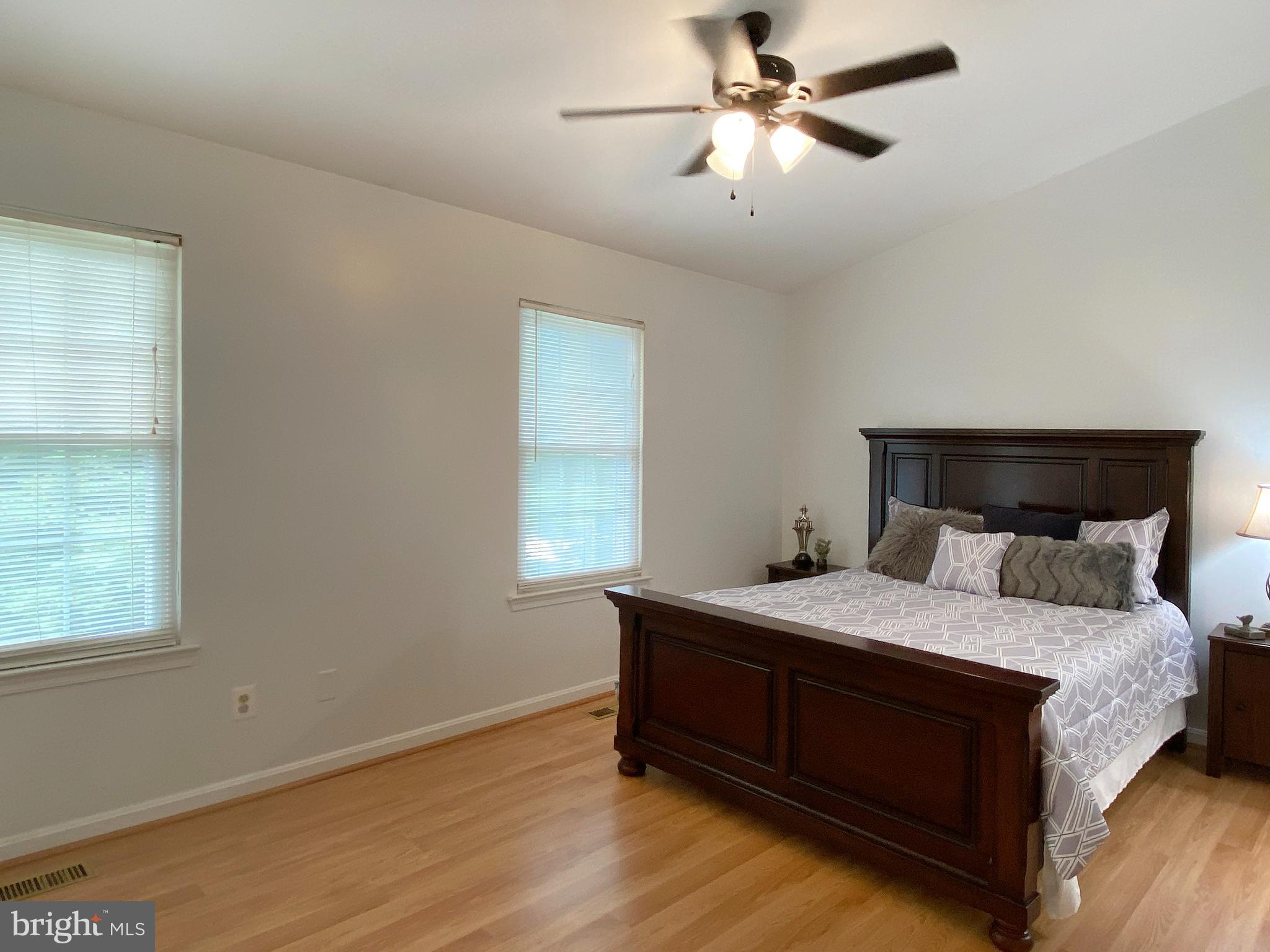 CONSTANT FRIENDSHIP - Residential