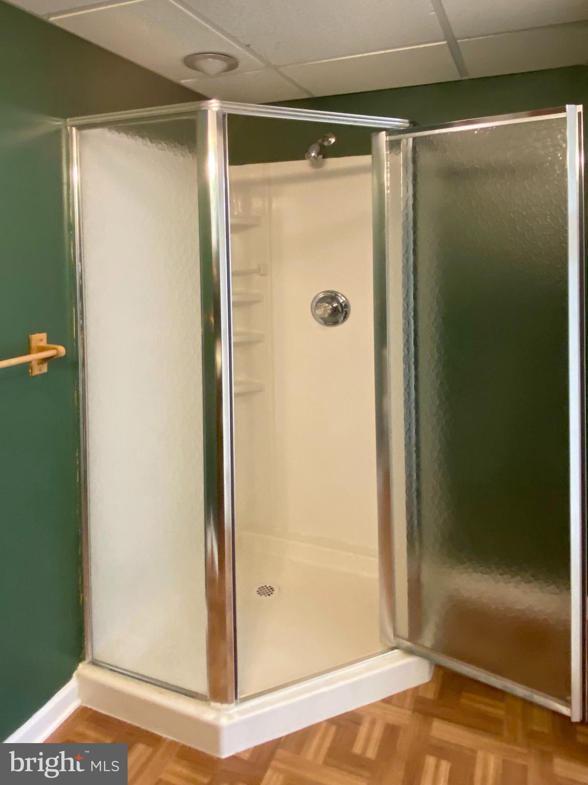 CONSTANT FRIENDSHIP - Residential