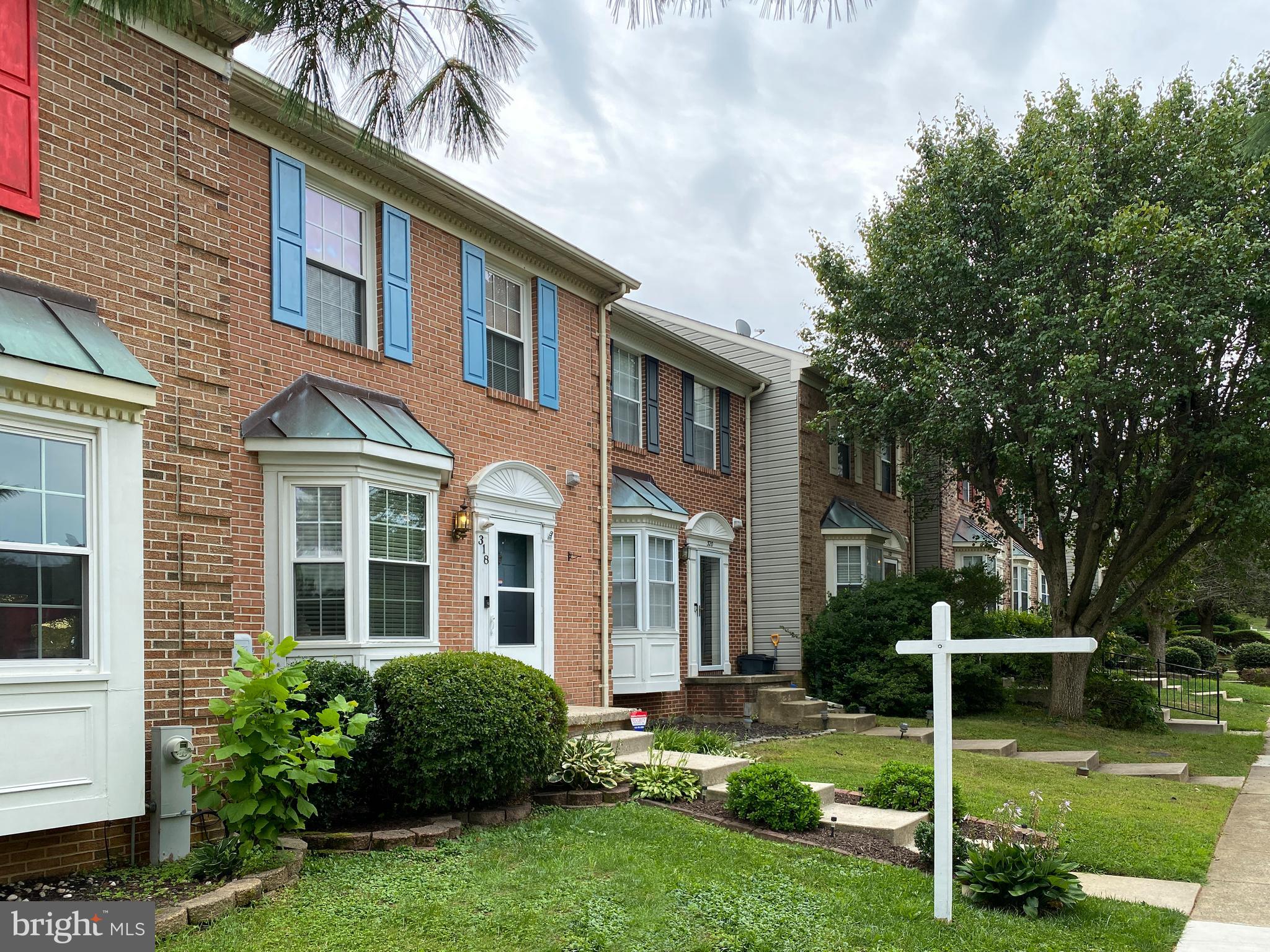 CONSTANT FRIENDSHIP - Residential