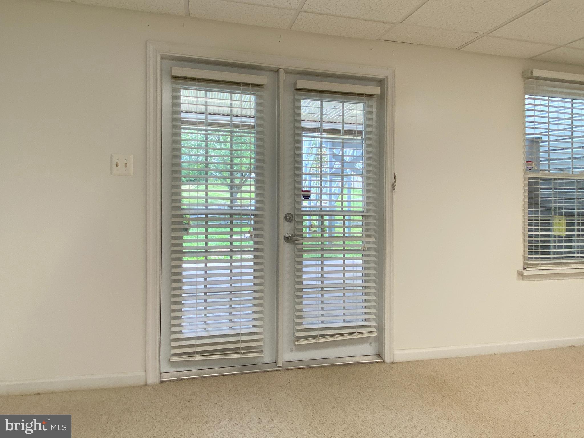 CONSTANT FRIENDSHIP - Residential